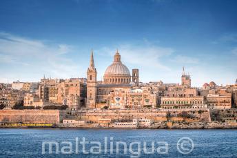 Valletta látlépe a sliemai kompról
