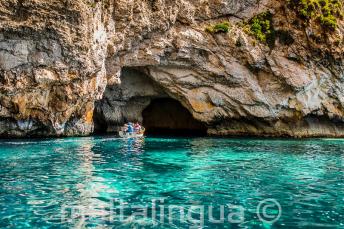 Tengerkék víz a Blue Grotto-nál, Máltán