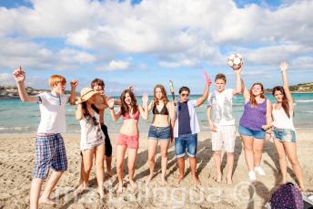 Diákok a tengerparton