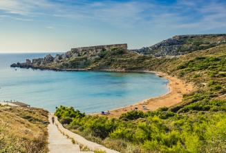 Mellieha homokos strandja, Máltán