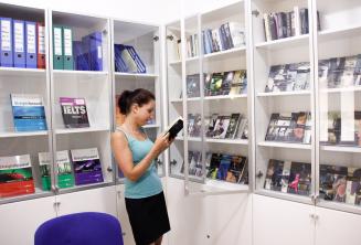 Ingyenes iskolai könyv és DVD kölcsönkönyvtár